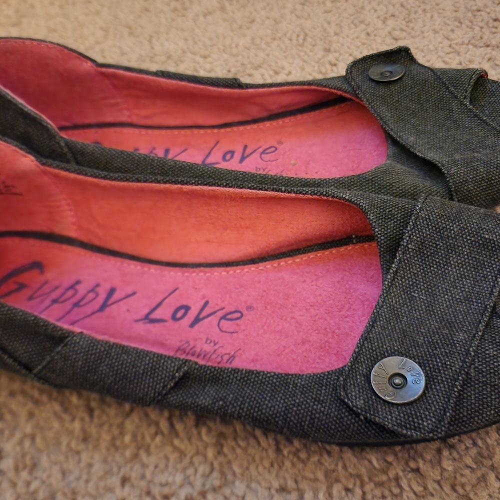 Blowfish Black Flats Comfortable Slip-On Design